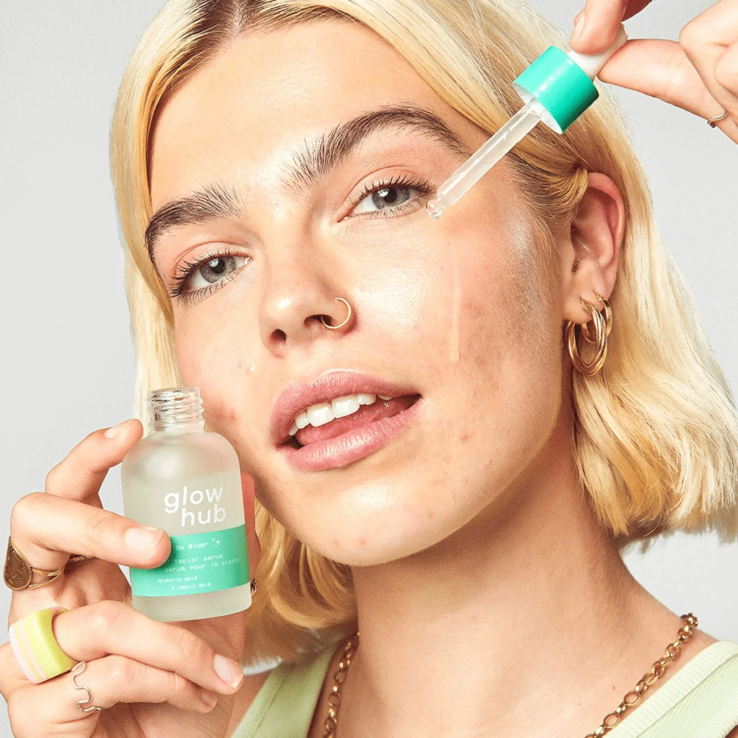Glow Hub Glow Giver Facial Serum - Image 3