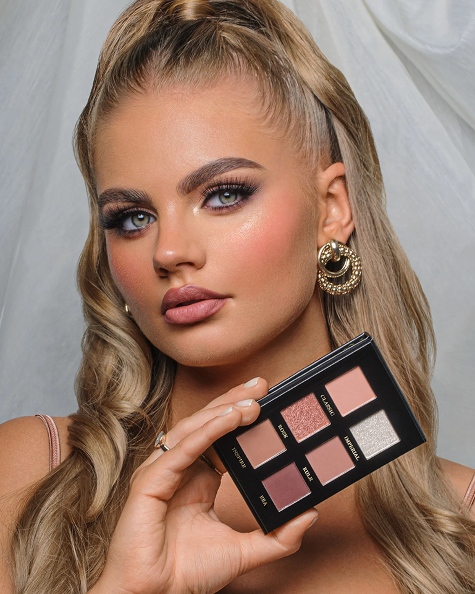 Kash Beauty Royal Rose Palette - Image 3