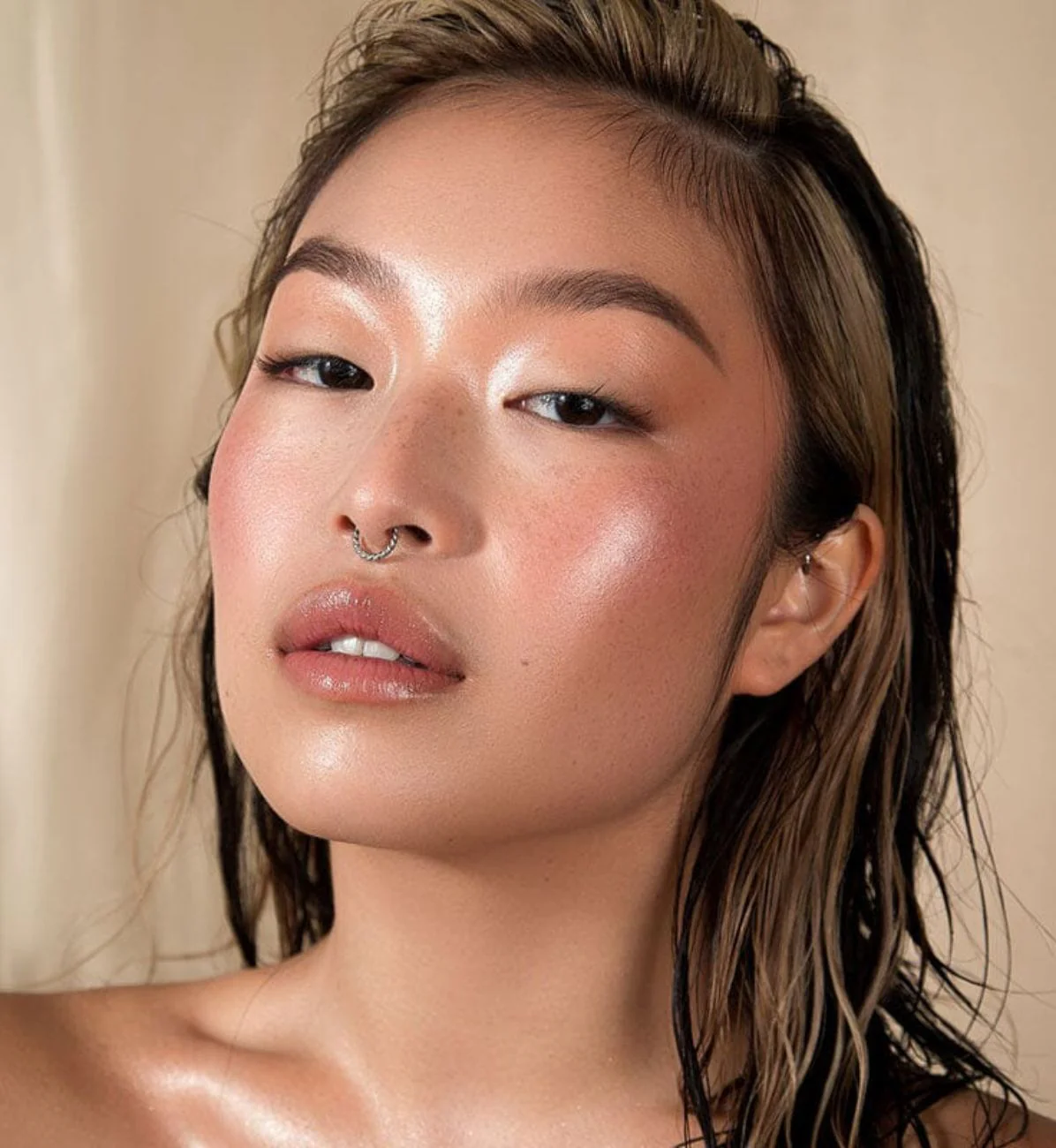 Kash Beauty Skin Glaze Gold Beam - Image 3