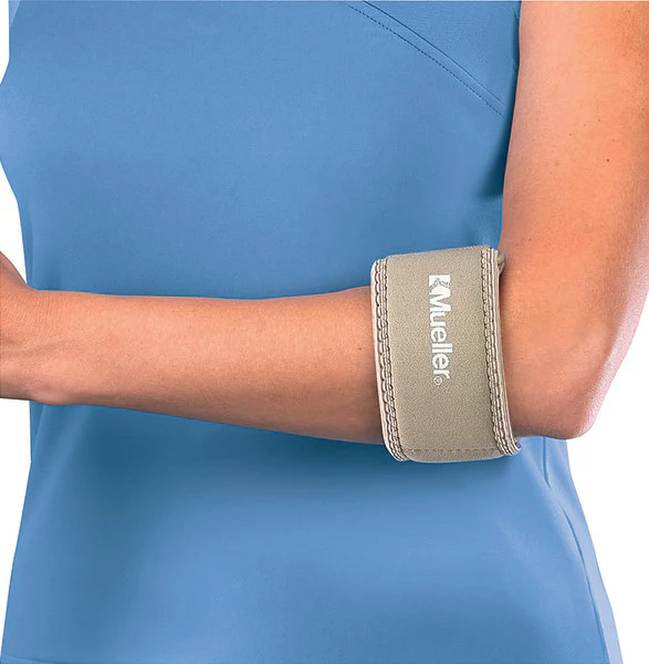 Mueller Tennis Elbow Support in Black - Image 2