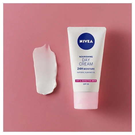 Nivea Daily Essentials Rich Moisturising Day Cream SPF 15 - 50ml - Image 2