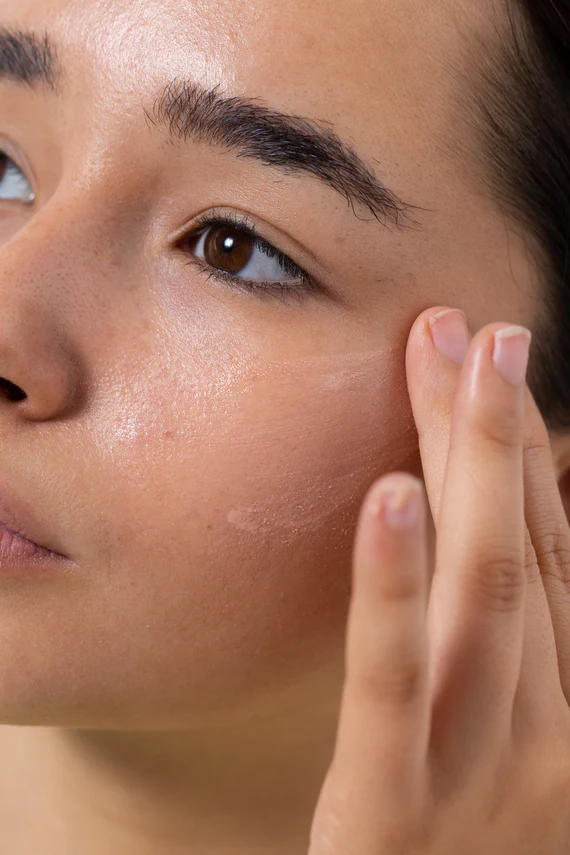 Skingredients Skin Shield Parent - SPF50 Facial Moisturiser with Antioxidant - Image 3