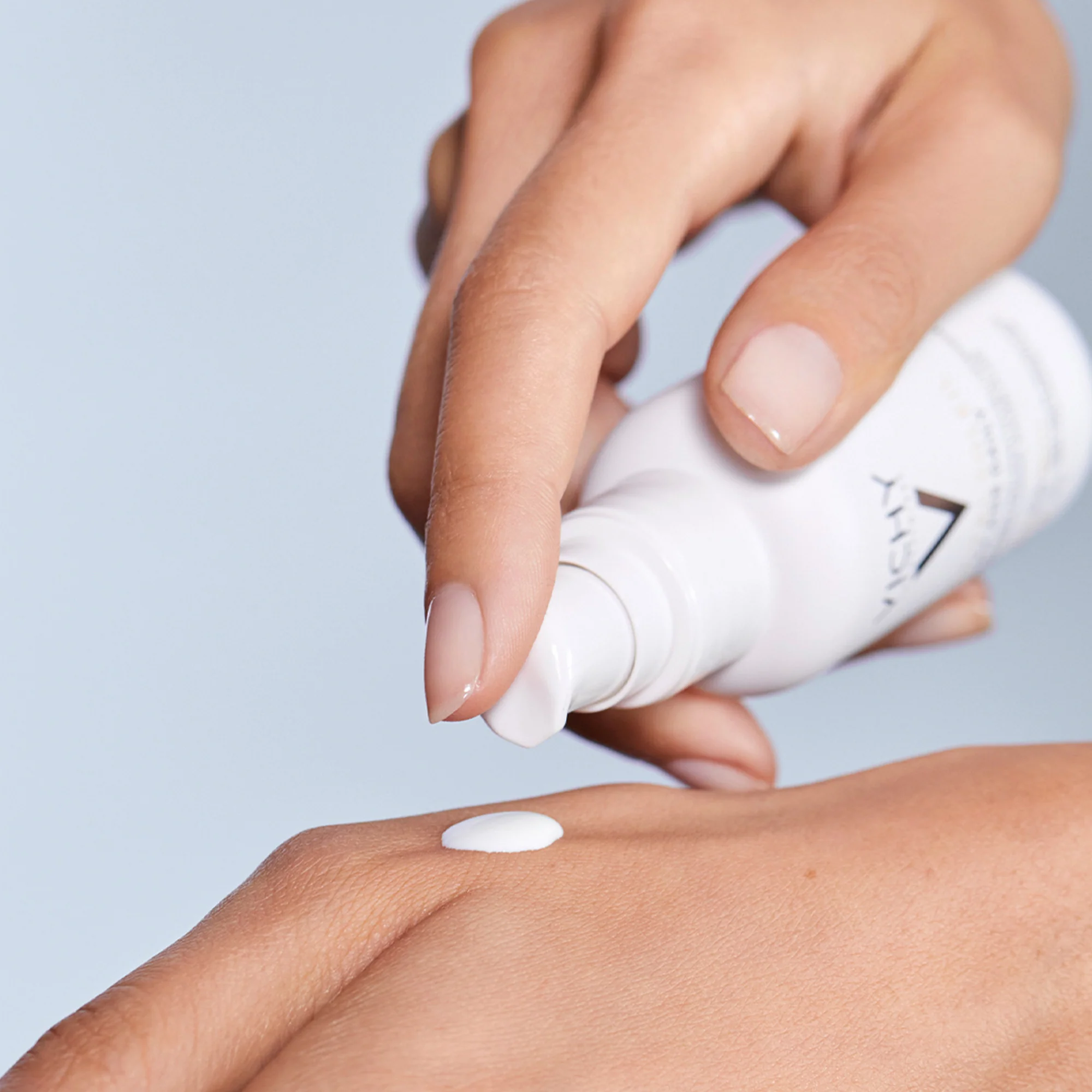 Vichy Capital Soleil Uv Age Daily SPF50+ 40ml - Image 3